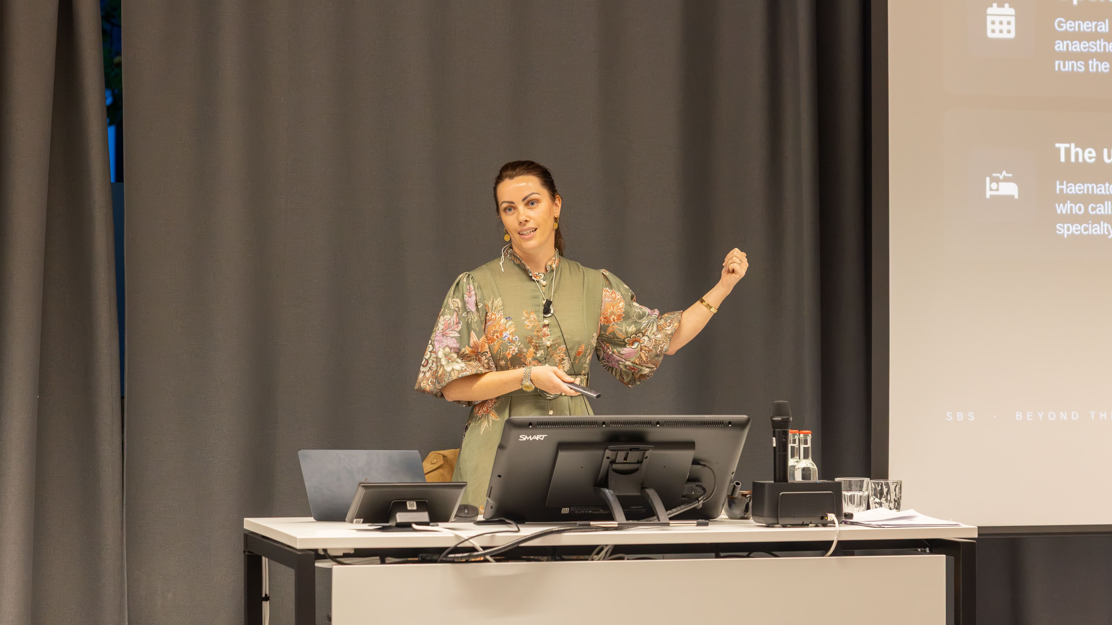 Dr. Maria Heller, Fachärztin für Plastische und Ästhetische Chirurgie und Mitgründerin von Skin & Body Sculptors in Bremen, beim Kick-off-Event der Plastic Surgery & Dermatology Society am UMFST-UMCH in Hamburg.