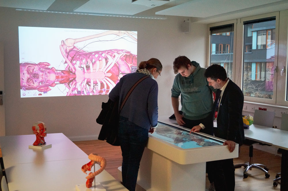 Prof. Mircea Muresan presenting UMCH's virtual 3D anatomy and dissection table